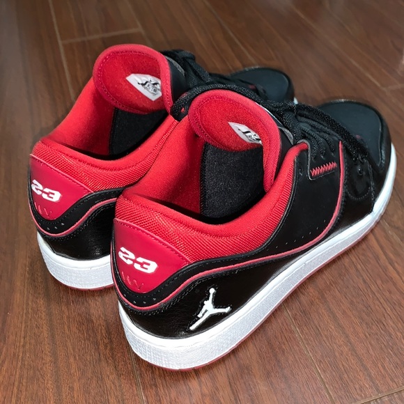 Nike Air Jordan sneakers - Size women's 8 or kids 6.5 - Picture 4 of 7